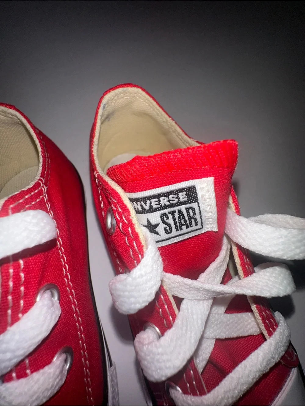 Converse Low Top Sneakers in Red & White